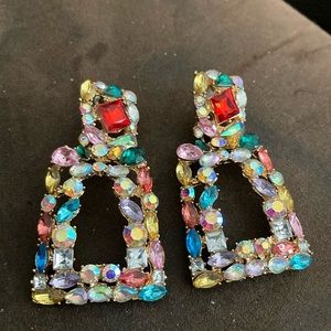 Beautiful  Colored Rhinestone Earrings!  Pretty different colored stones.